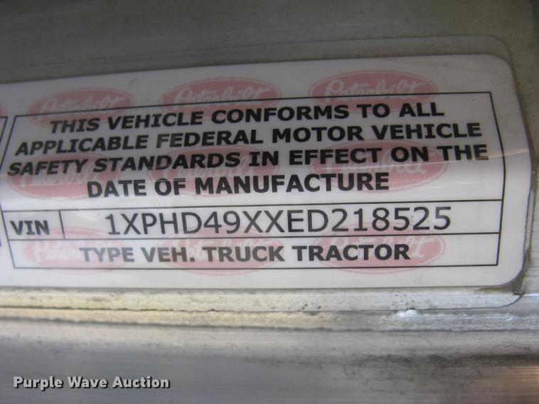 image for item DC2293 2014 Peterbilt 386 semi truck