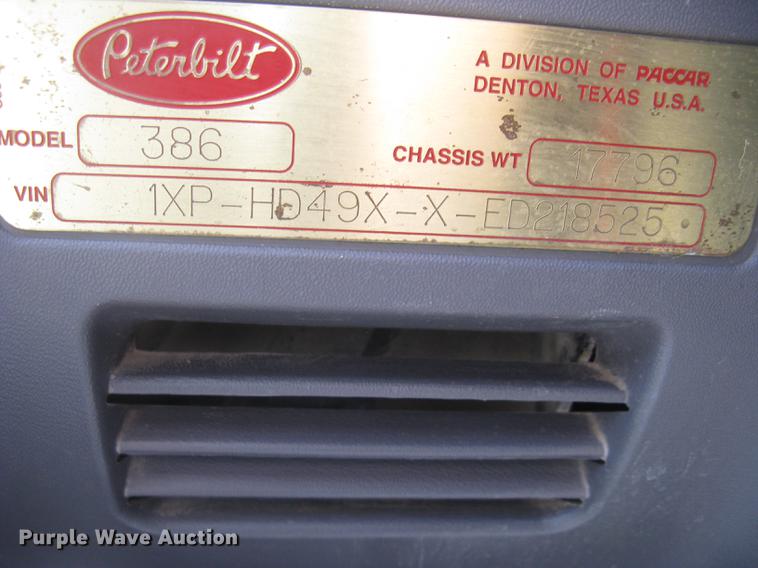 image for item DC2293 2014 Peterbilt 386 semi truck