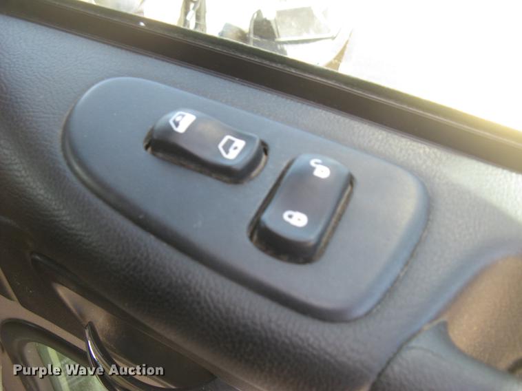 image for item DC2293 2014 Peterbilt 386 semi truck