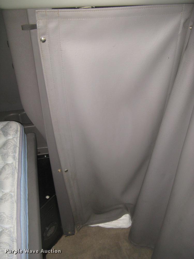 image for item DC2293 2014 Peterbilt 386 semi truck