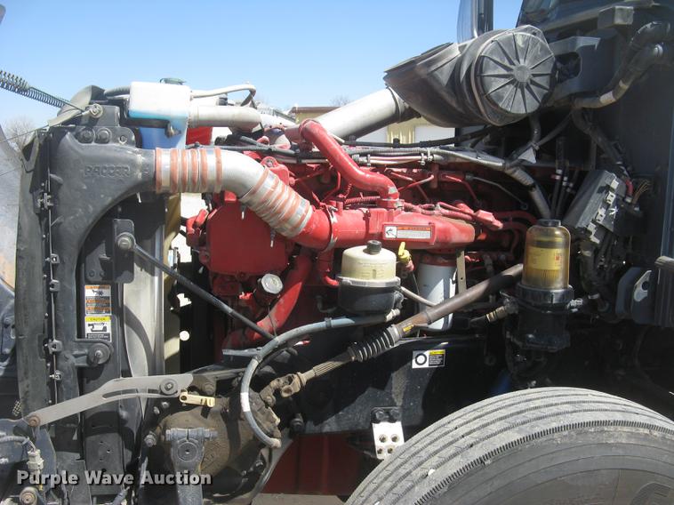 image for item DC2293 2014 Peterbilt 386 semi truck