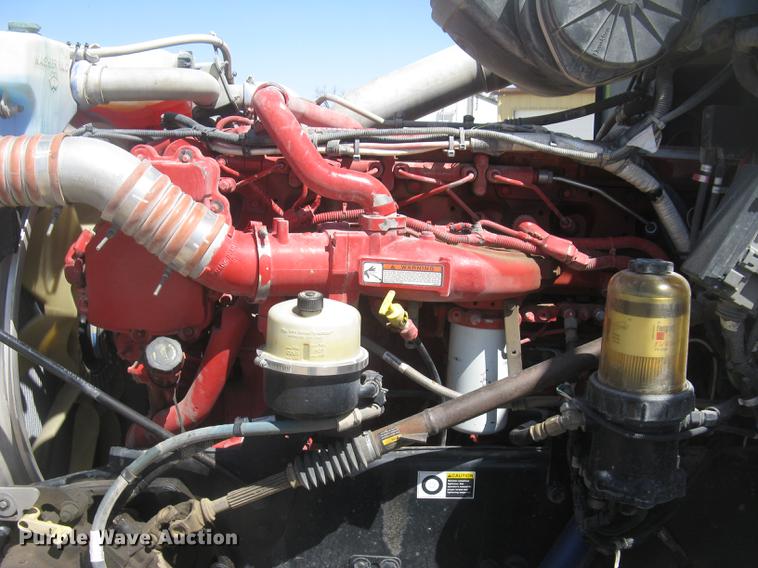 image for item DC2293 2014 Peterbilt 386 semi truck