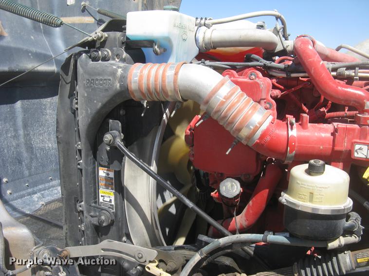 image for item DC2293 2014 Peterbilt 386 semi truck