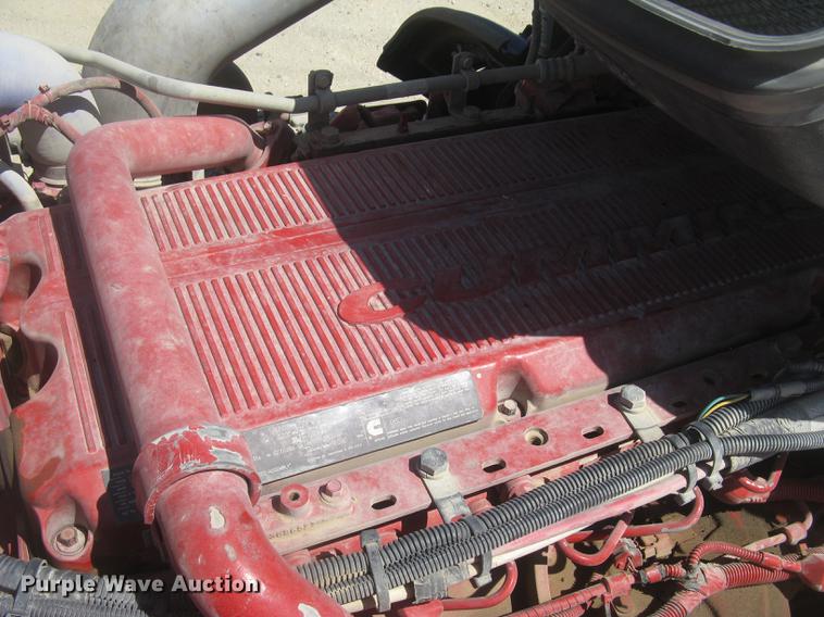 image for item DC2293 2014 Peterbilt 386 semi truck