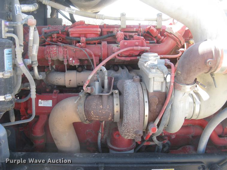 image for item DC2293 2014 Peterbilt 386 semi truck