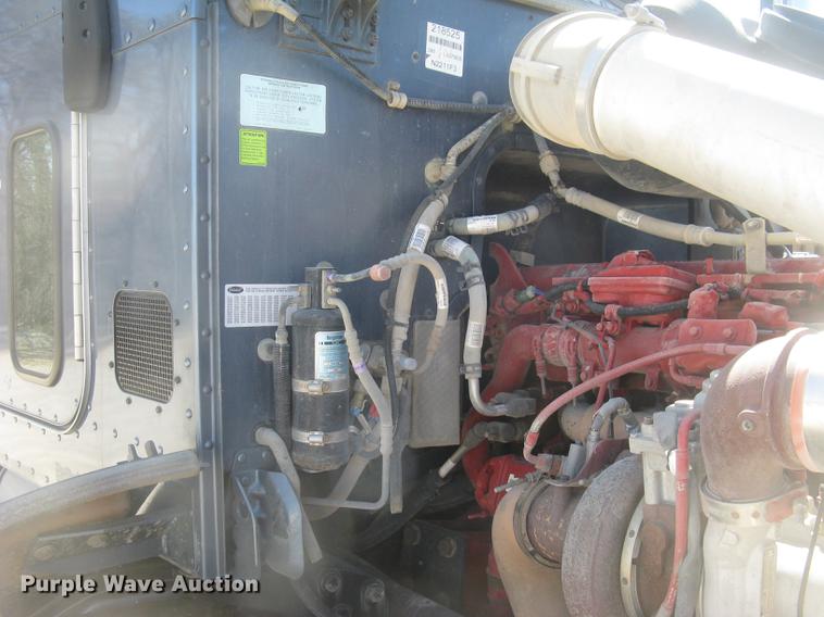 image for item DC2293 2014 Peterbilt 386 semi truck