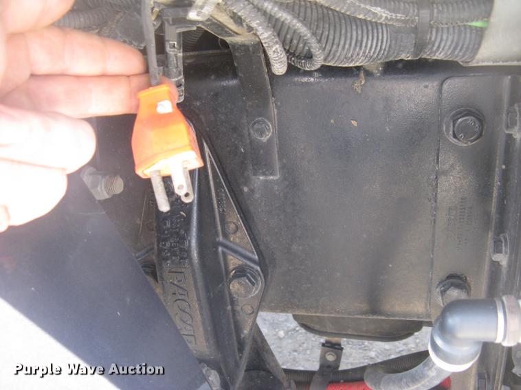 image for item DC2293 2014 Peterbilt 386 semi truck