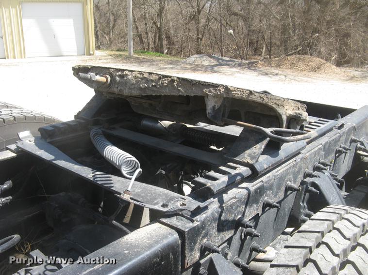 image for item DC2293 2014 Peterbilt 386 semi truck