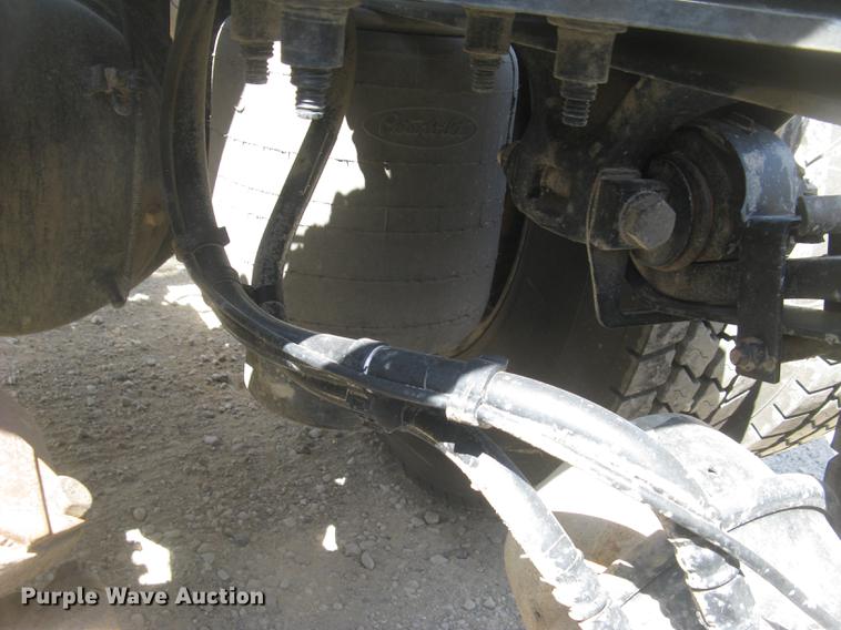 image for item DC2293 2014 Peterbilt 386 semi truck