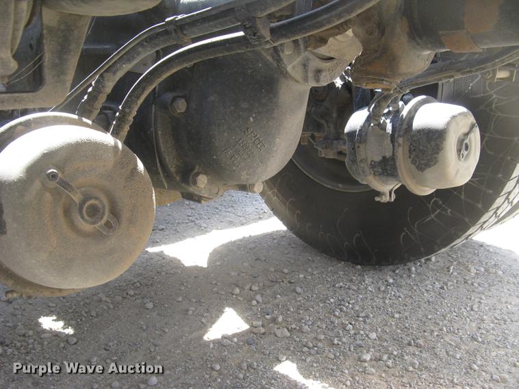 image for item DC2293 2014 Peterbilt 386 semi truck