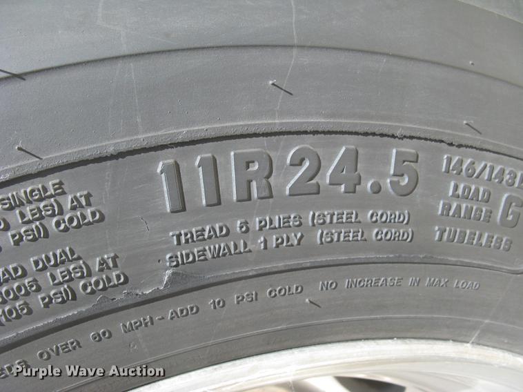 image for item DC2293 2014 Peterbilt 386 semi truck