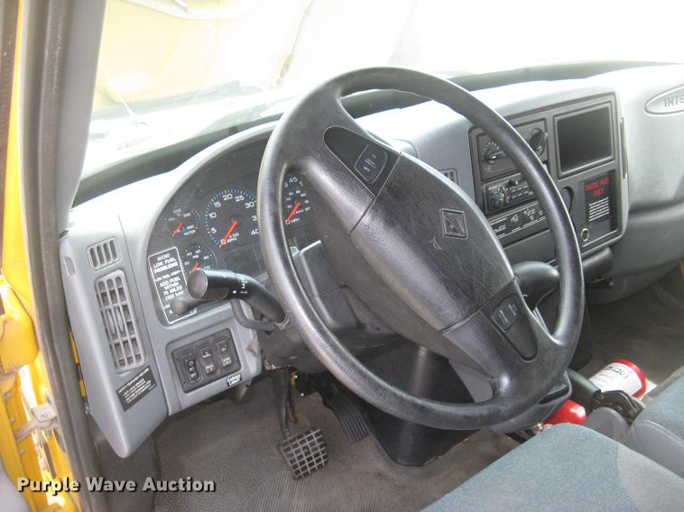 image for item DC2297 2004 International DuraStar 4300 refrigerated box truck