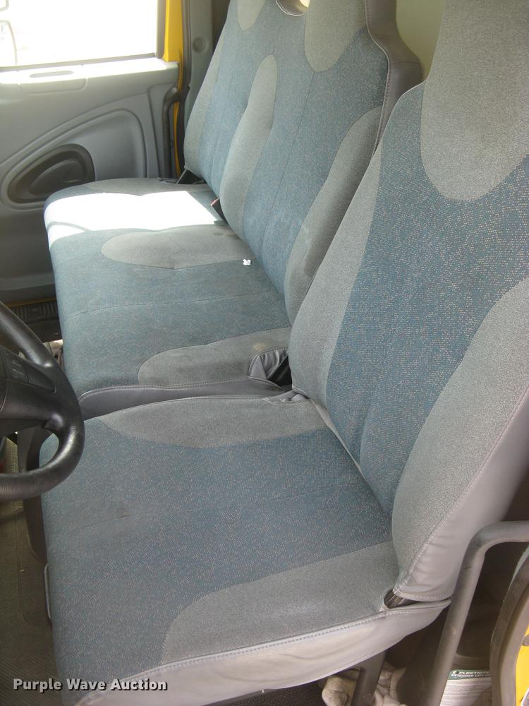 image for item DC2297 2004 International DuraStar 4300 refrigerated box truck