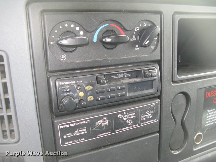 image for item DC2297 2004 International DuraStar 4300 refrigerated box truck