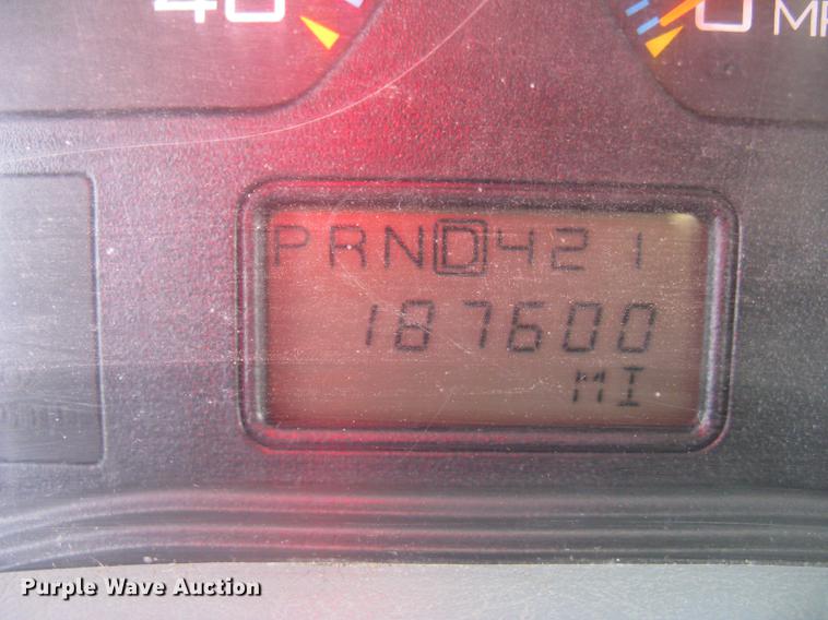 image for item DC2297 2004 International DuraStar 4300 refrigerated box truck