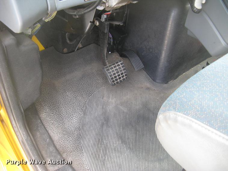 image for item DC2297 2004 International DuraStar 4300 refrigerated box truck