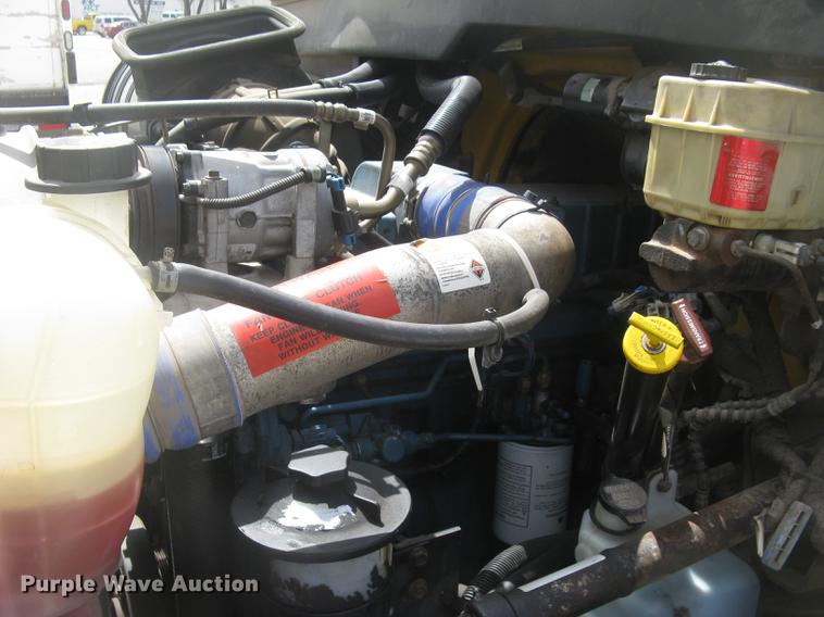 image for item DC2297 2004 International DuraStar 4300 refrigerated box truck