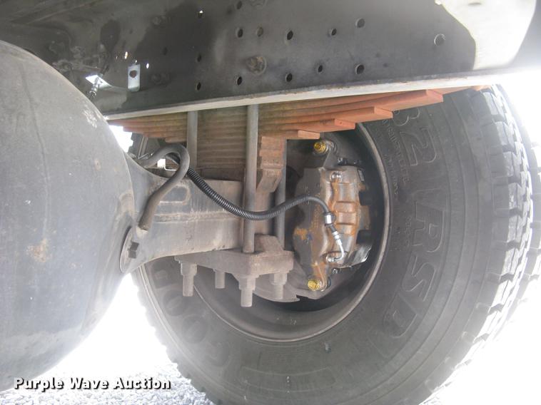 image for item DC2297 2004 International DuraStar 4300 refrigerated box truck