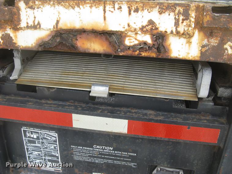 image for item DC2297 2004 International DuraStar 4300 refrigerated box truck