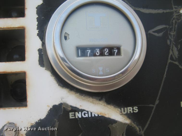 image for item DC2297 2004 International DuraStar 4300 refrigerated box truck