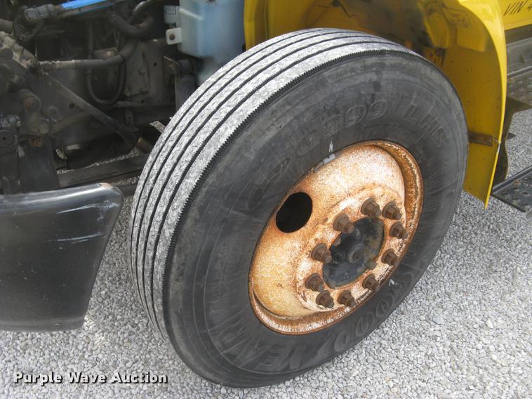 image for item DC2297 2004 International DuraStar 4300 refrigerated box truck