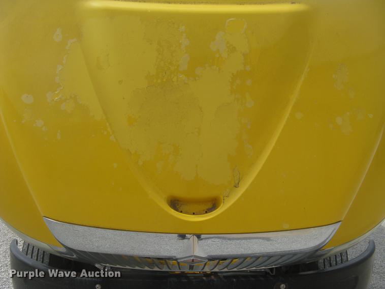 image for item DC2297 2004 International DuraStar 4300 refrigerated box truck