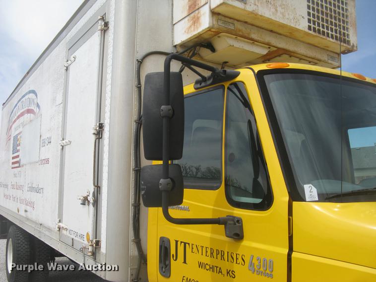 image for item DC2297 2004 International DuraStar 4300 refrigerated box truck
