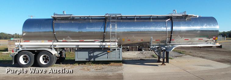 image for item DC2525 1981 Stainless Steel Equip. tank trailer