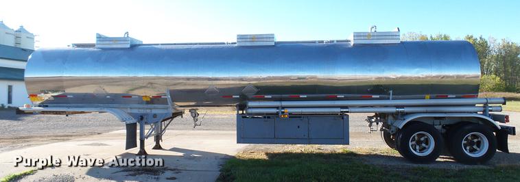 image for item DC2525 1981 Stainless Steel Equip. tank trailer