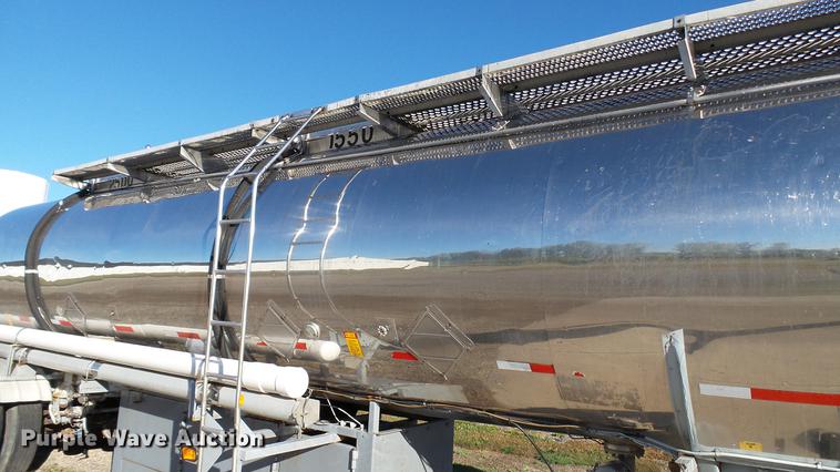 image for item DC2525 1981 Stainless Steel Equip. tank trailer