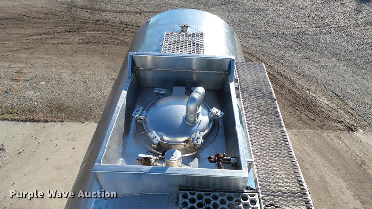 image for item DC2525 1981 Stainless Steel Equip. tank trailer