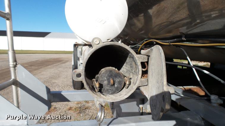 image for item DC2525 1981 Stainless Steel Equip. tank trailer