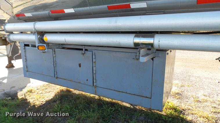 image for item DC2525 1981 Stainless Steel Equip. tank trailer