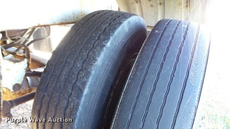 image for item DC2525 1981 Stainless Steel Equip. tank trailer