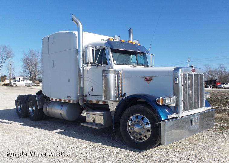 image for item DC7372 2002 Peterbilt 379 semi truck