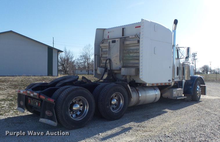 image for item DC7372 2002 Peterbilt 379 semi truck