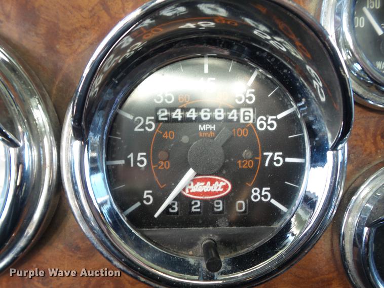 image for item DC7372 2002 Peterbilt 379 semi truck