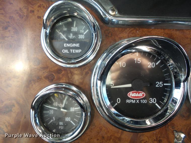 image for item DC7372 2002 Peterbilt 379 semi truck