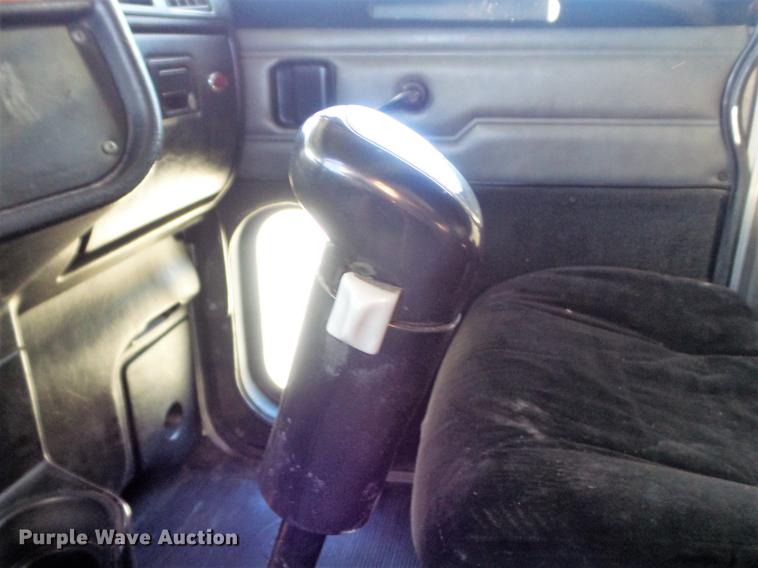 image for item DC7372 2002 Peterbilt 379 semi truck