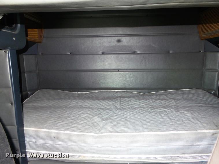 image for item DC7372 2002 Peterbilt 379 semi truck