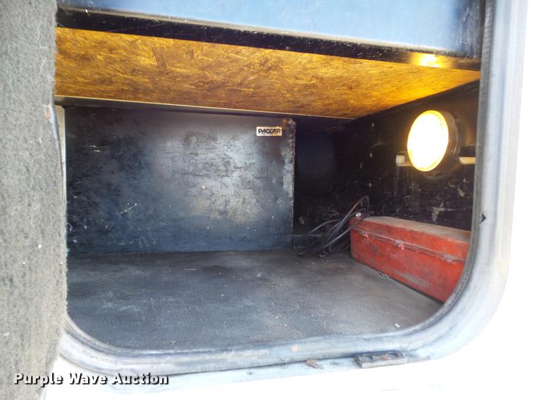 image for item DC7372 2002 Peterbilt 379 semi truck