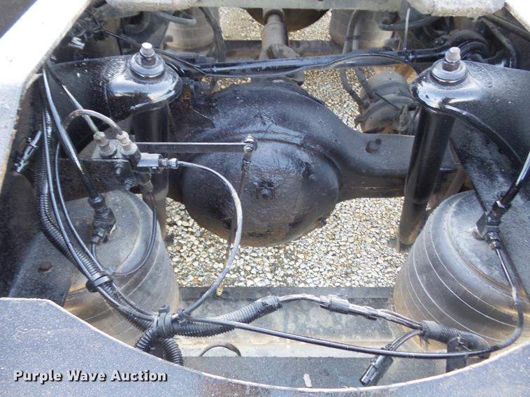 image for item DC7372 2002 Peterbilt 379 semi truck