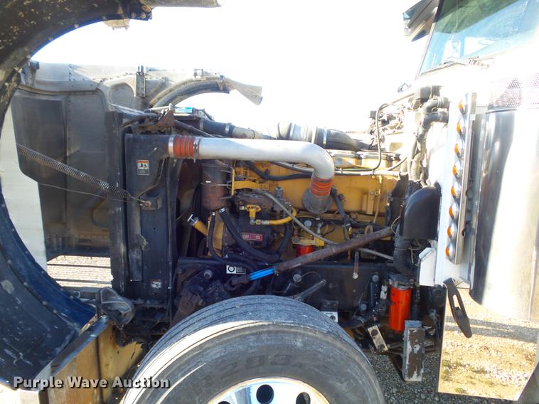 image for item DC7372 2002 Peterbilt 379 semi truck