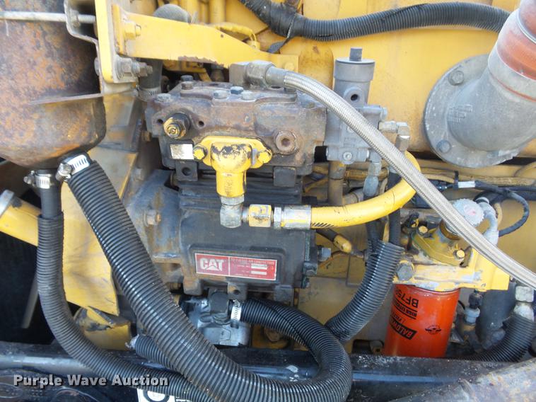 image for item DC7372 2002 Peterbilt 379 semi truck