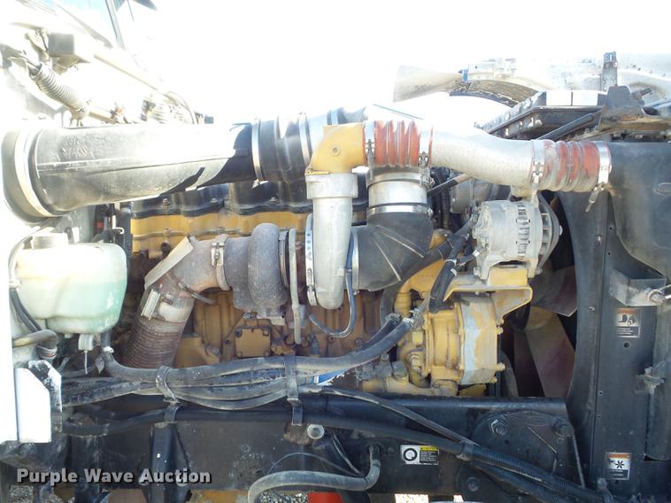 image for item DC7372 2002 Peterbilt 379 semi truck