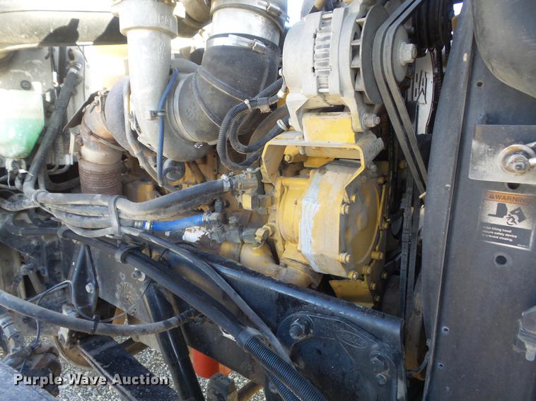 image for item DC7372 2002 Peterbilt 379 semi truck