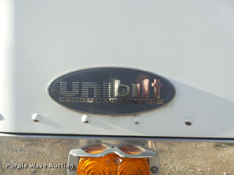 image for item DC7372 2002 Peterbilt 379 semi truck