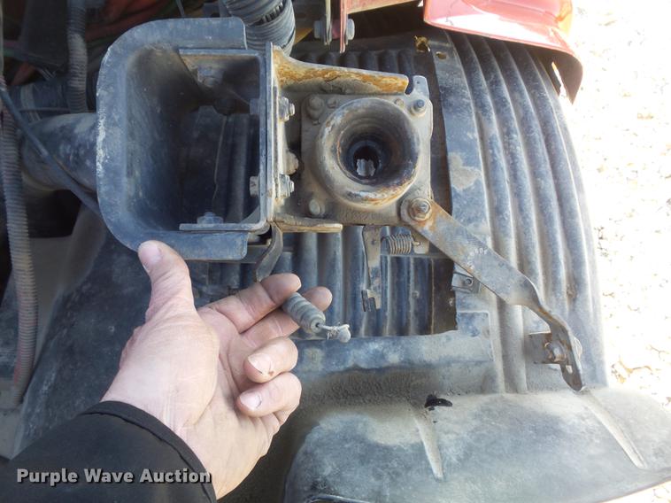 image for item DC7382 2000 Volvo VNL semi truck