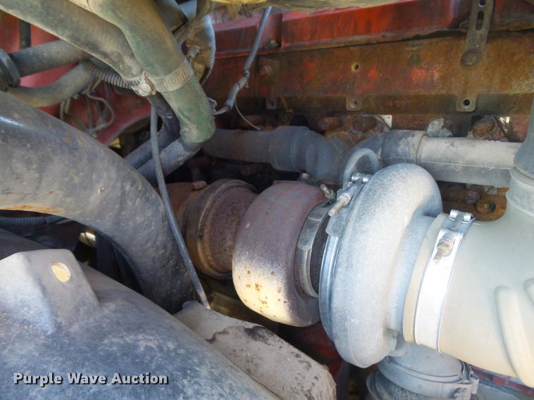 image for item DC7382 2000 Volvo VNL semi truck