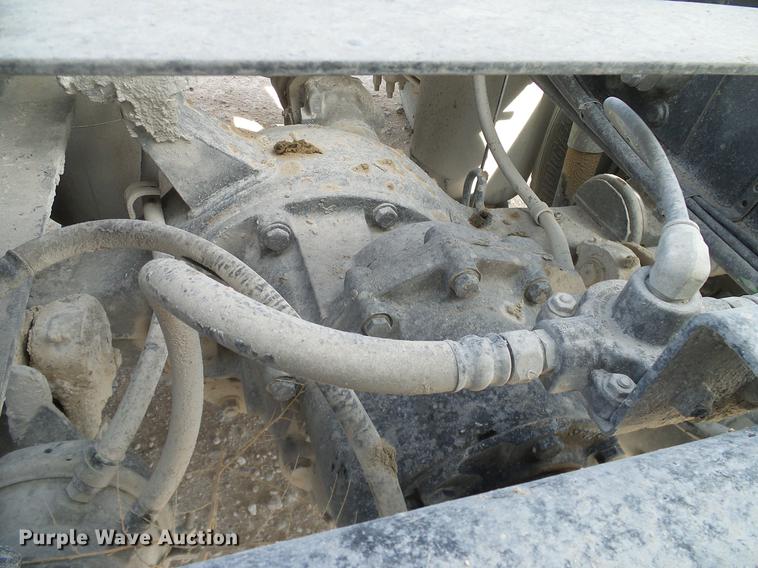 image for item DD1300 2007 International 9400i semi truck